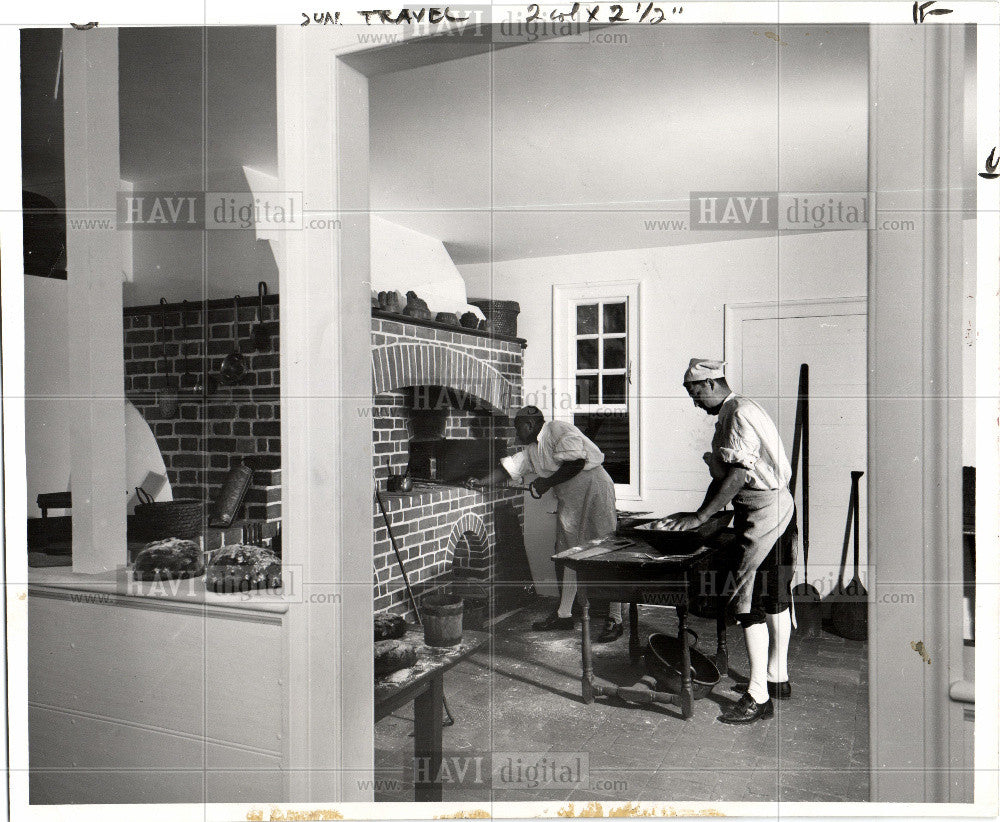 1953 Press Photo 18th Century Bakery - Historic Images