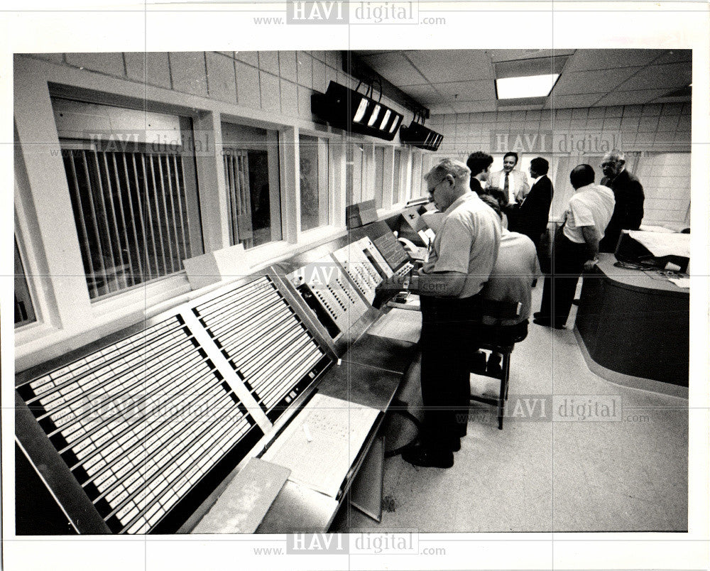 1983 Press Photo Detention Center - Historic Images