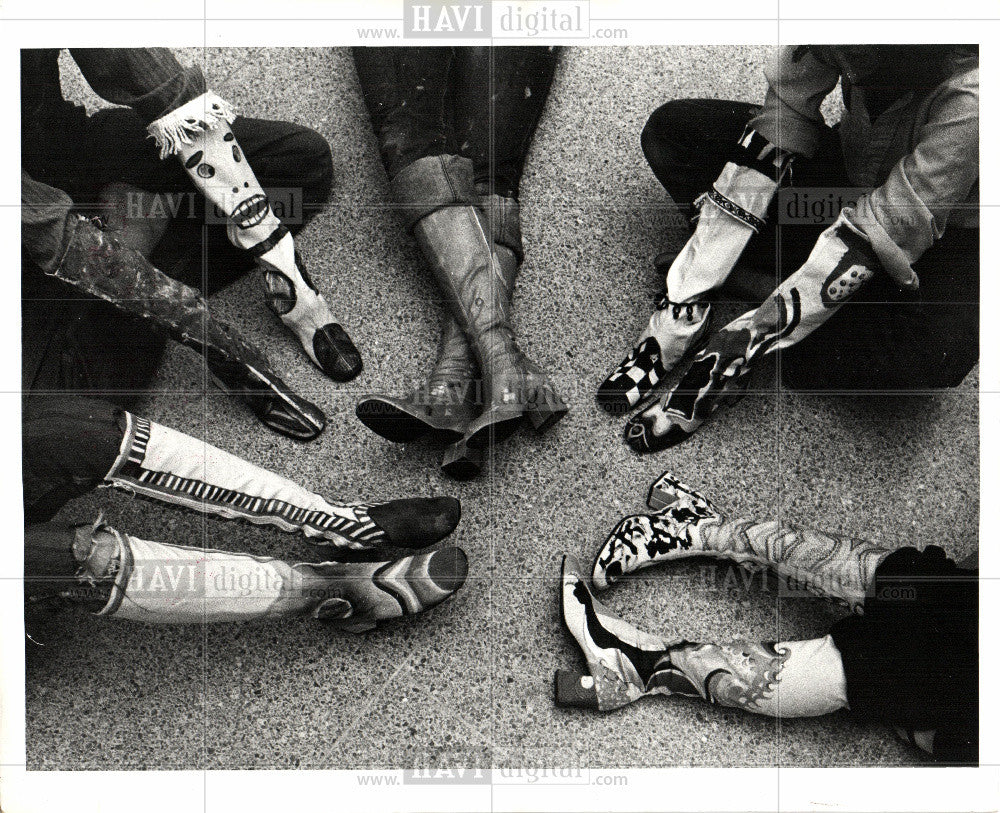 Press Photo Boot - Historic Images