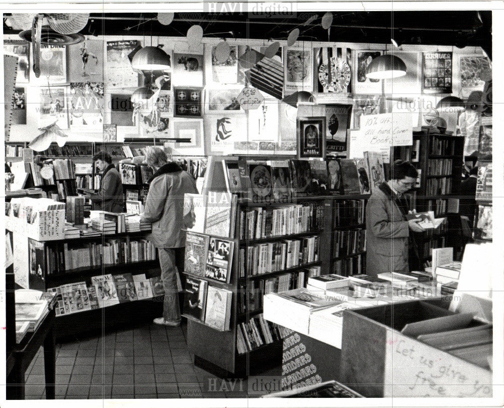 1977 Press Photo Centicore Bookshop - Historic Images