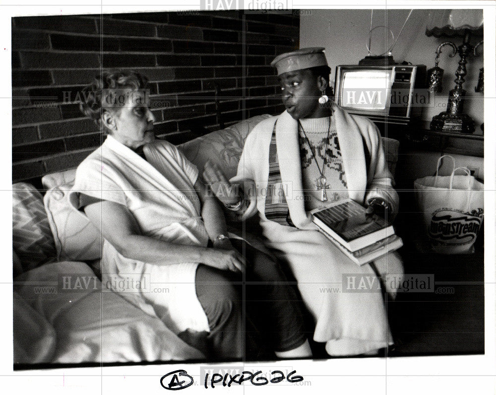 1992 Press Photo Book Mobile Dorothy Ward Sherry Seller - Historic Images