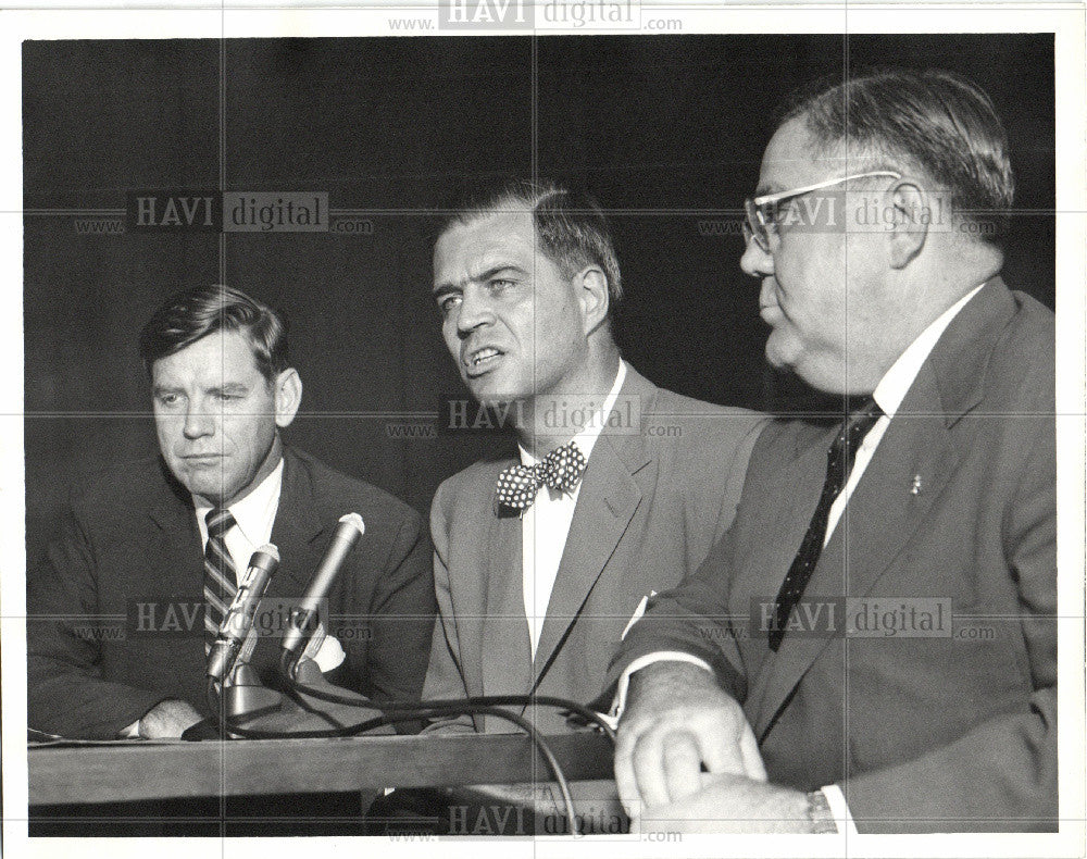 1956 Press Photo Judge Bahr,gov williams - Historic Images