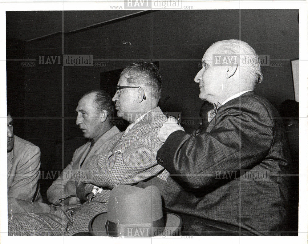 Press Photo men, suits - Historic Images