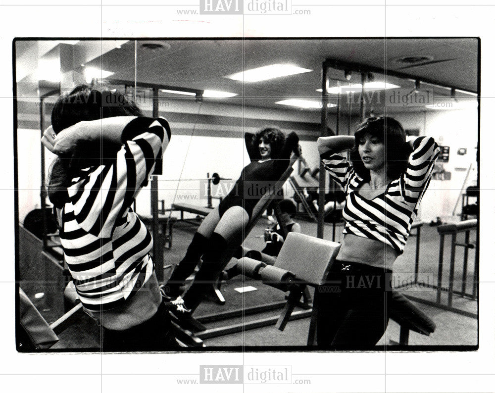 1982 Press Photo Bev Chrzanowski Spunky's gym owner - Historic Images