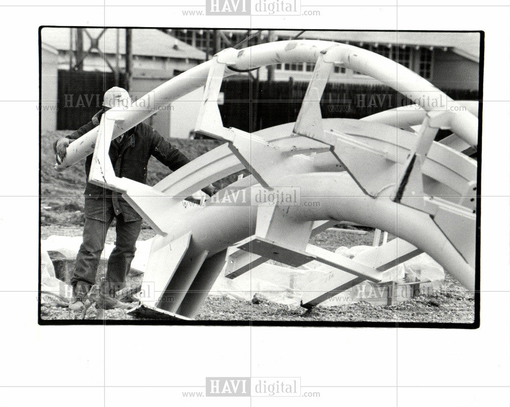 1985 Press Photo Coaster construction - Historic Images