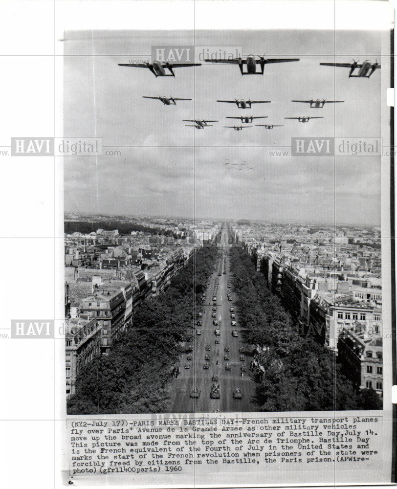 1960 Press Photo Bastille Day celebration in Paris - Historic Images