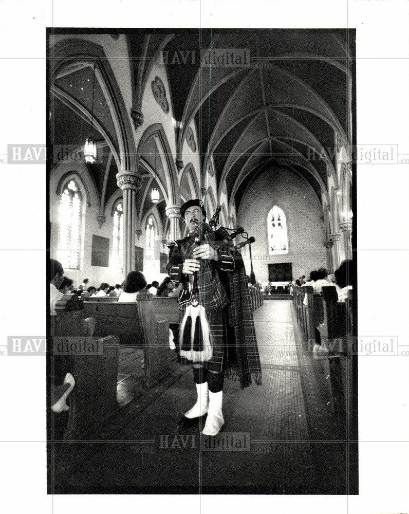 1987 Press Photo Church - Historic Images