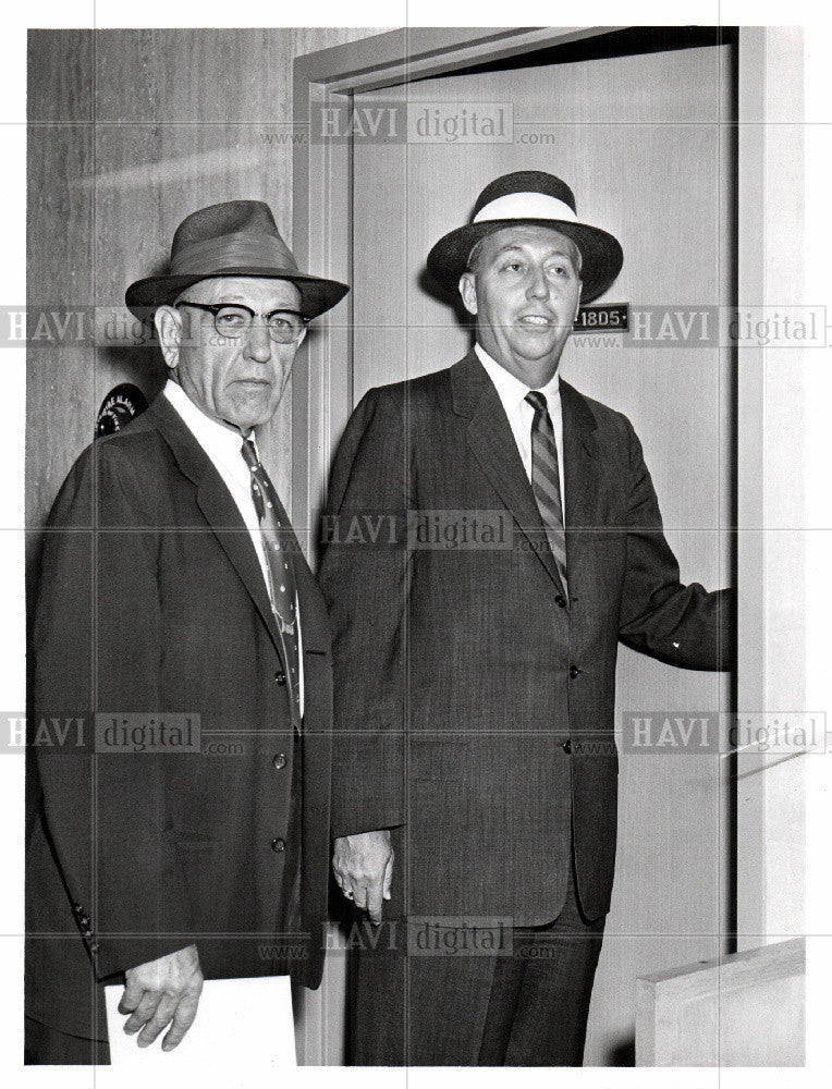Press Photo J Harvill, Comms Piggins, Judge Bohn - Historic Images