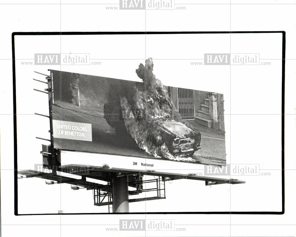 1992 Press Photo Billboards Benetton&#39;s flaming car ad - Historic Images