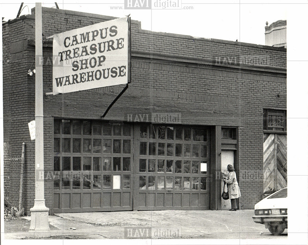 1981 Press Photo CAMPUS TREASURE SHOP WAREHOUSE - Historic Images