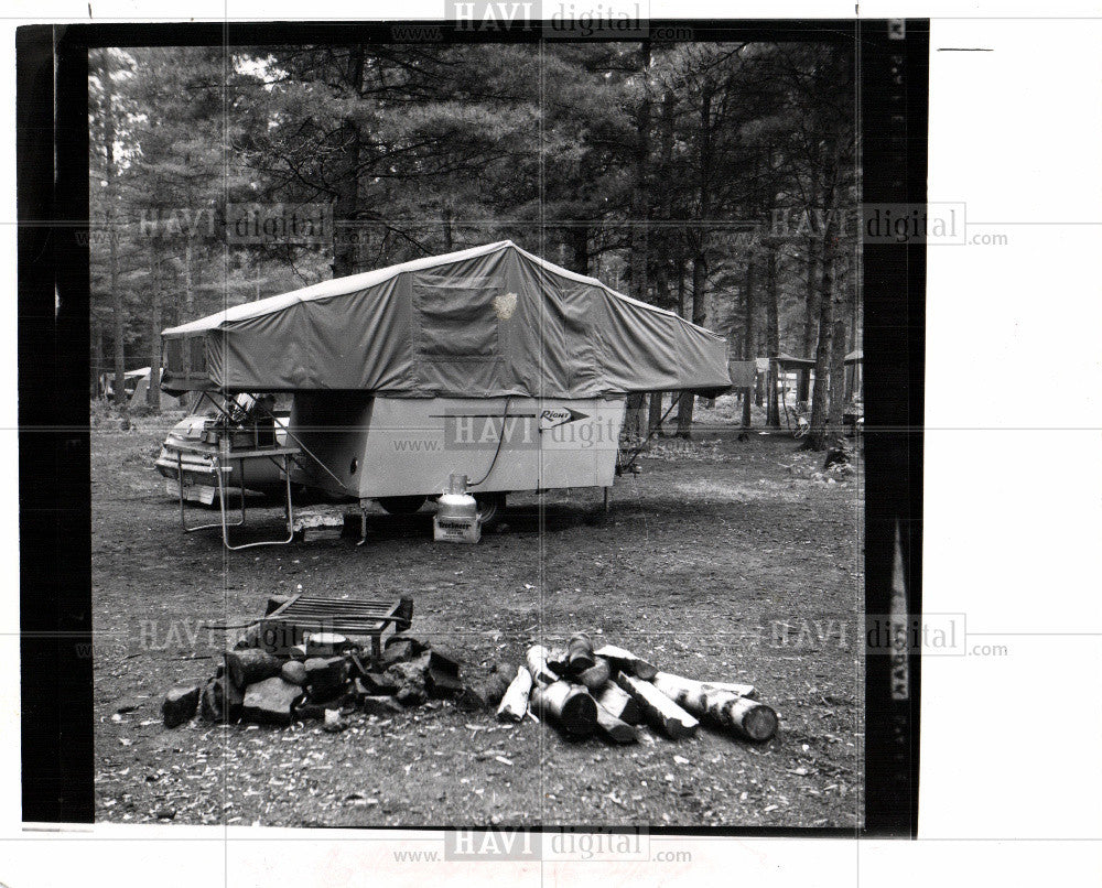 1963 Press Photo camping, supplies, trailer - Historic Images