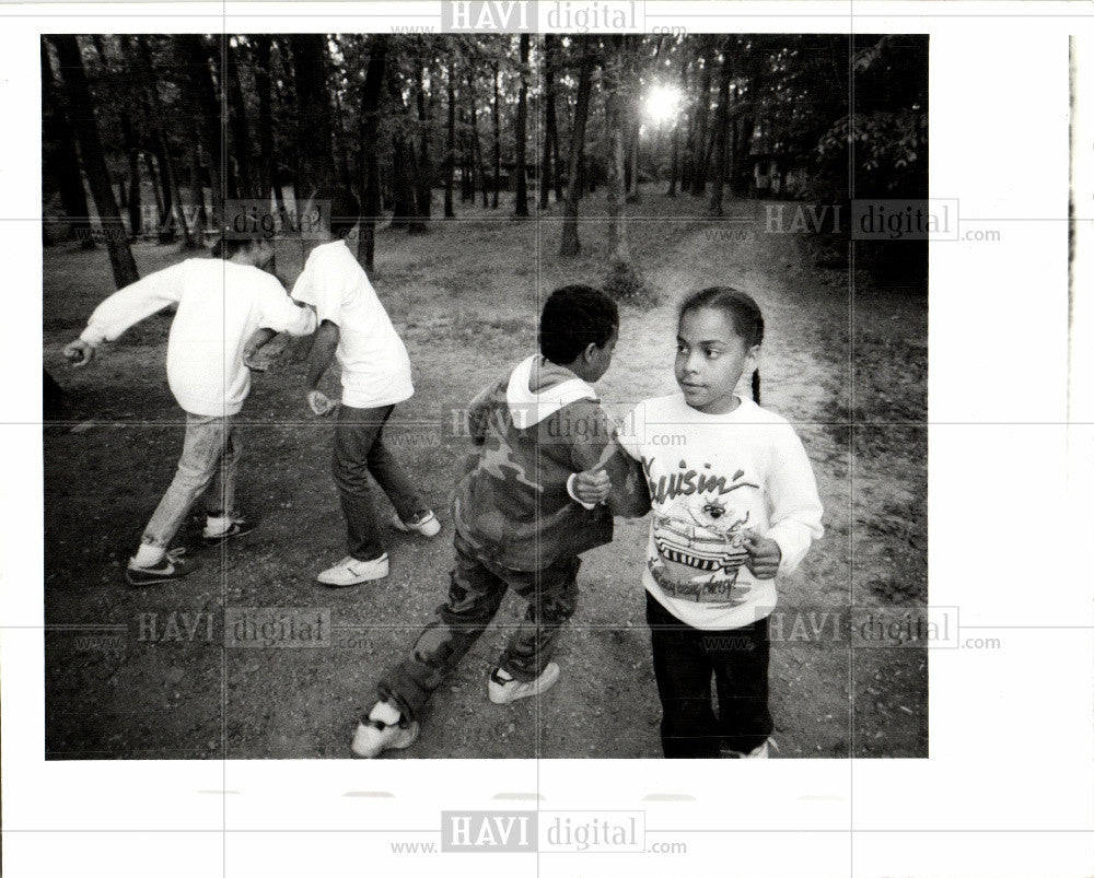 1988 Press Photo Camping Outdoor Recreational Activity - Historic Images