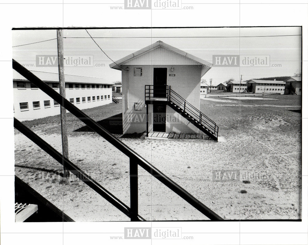 1991 Press Photo More empty barracks at Camp Gusyling - Historic Images