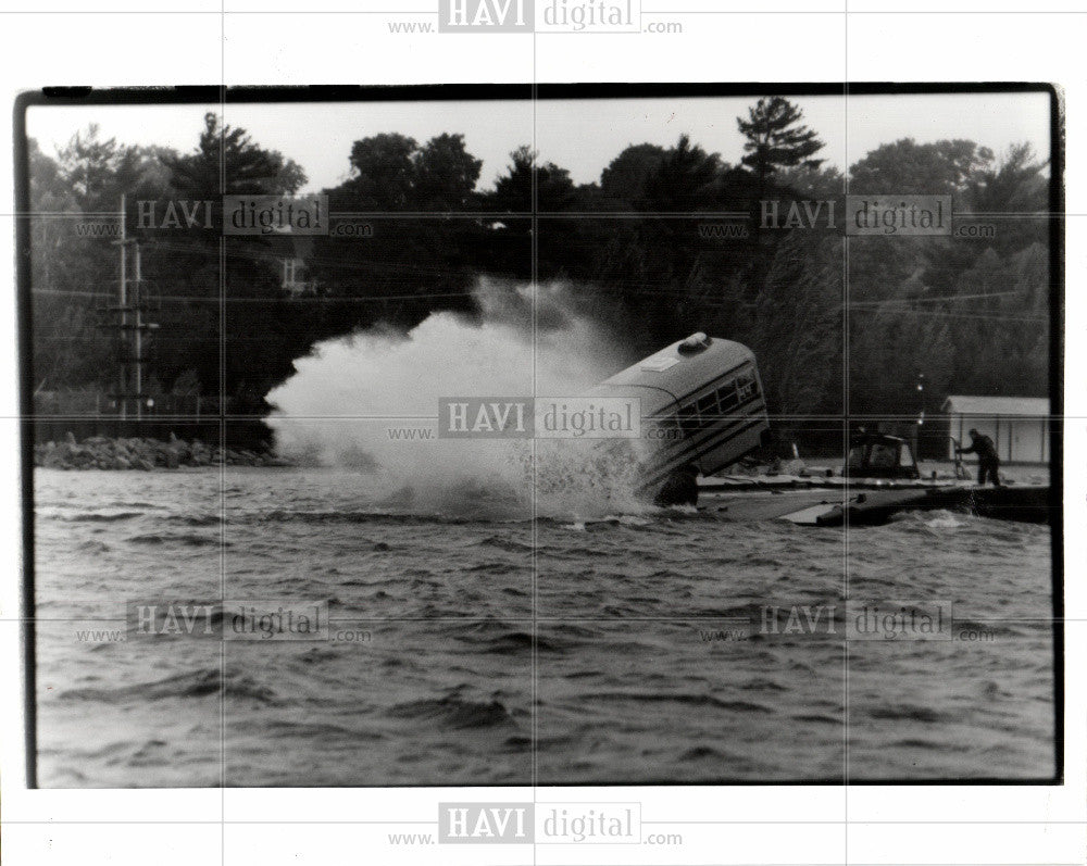 1991 Press Photo State cops &amp; Salmons - Historic Images