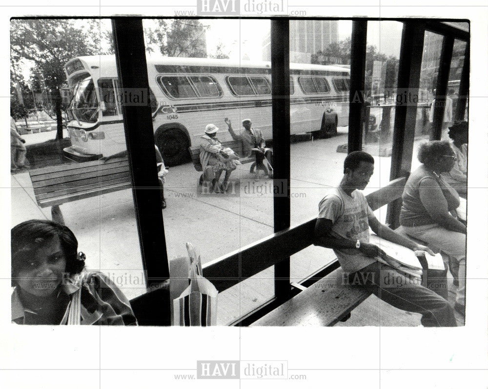 1985 Press Photo a road vehicle designedcarrypassenger - Historic Images