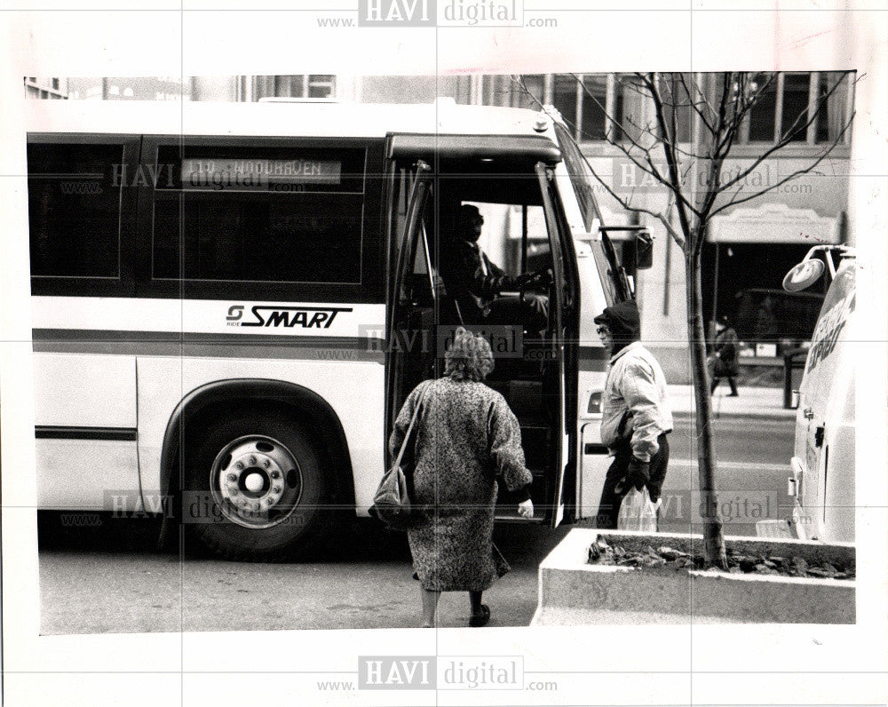 1992 Press Photo bus - Historic Images