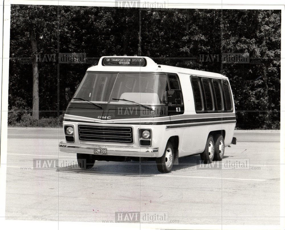 Press Photo prototype small buses Rochester, N.Y. - Historic Images