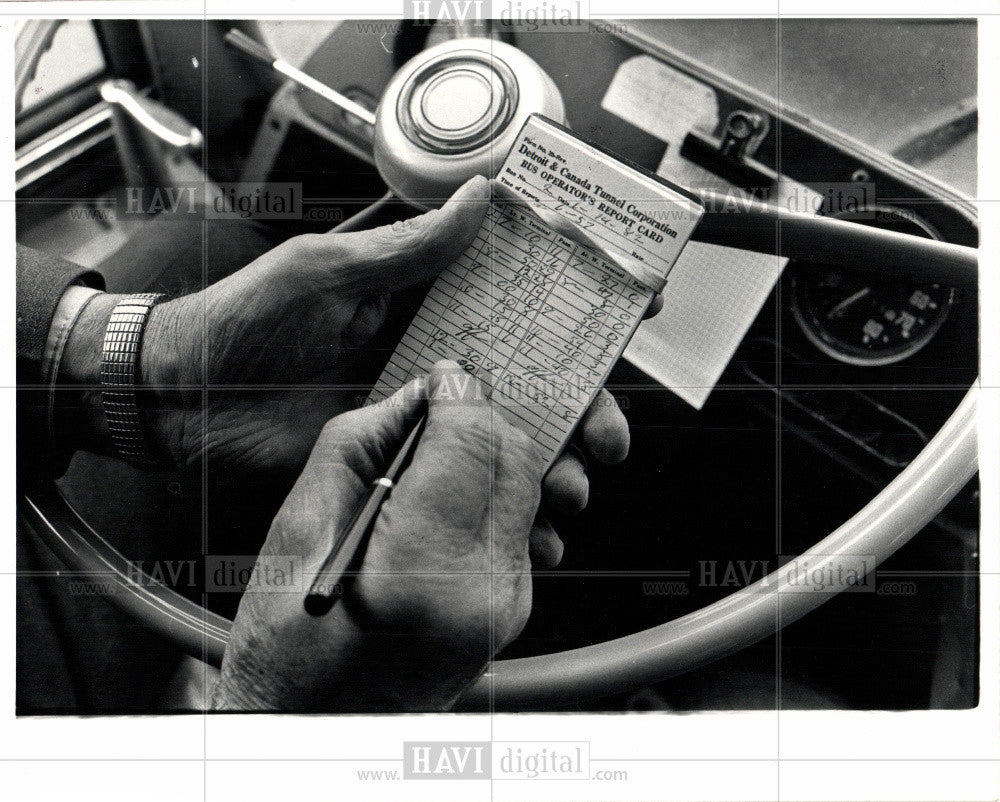 1982 Press Photo road vehicle - Historic Images