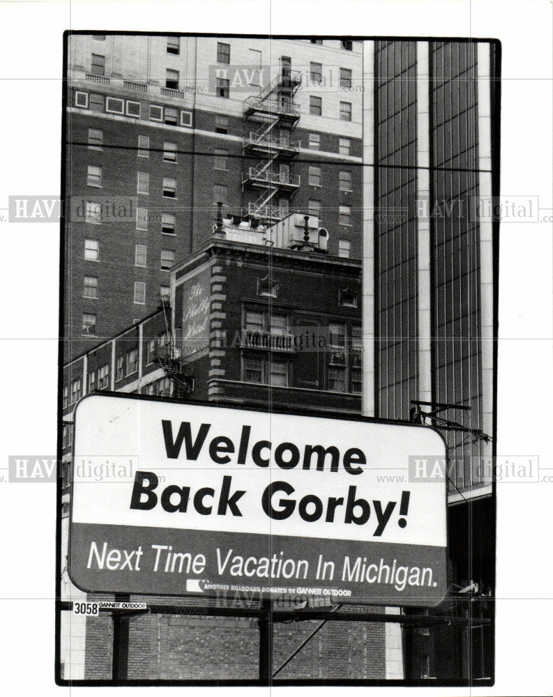 1991 Press Photo Mikhail Gorbachev, welcome sign - Historic Images