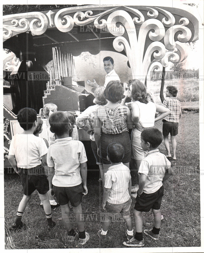 1965 Press Photo Caliope Picnic - Historic Images