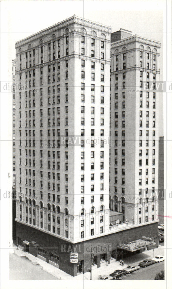 1966 Press Photo Cadillac Tower skyscraper Detroit - Historic Images
