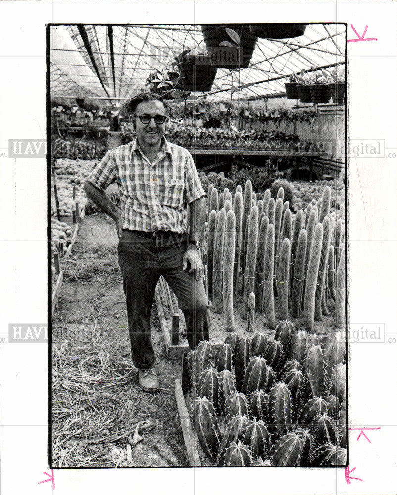 1975 Press Photo Cactus Joe Colasanti Ontario - Historic Images