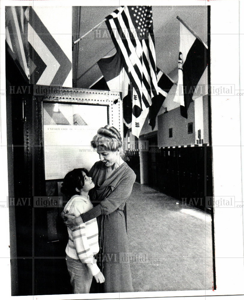 1982 Press Photo Burton International School - Historic Images