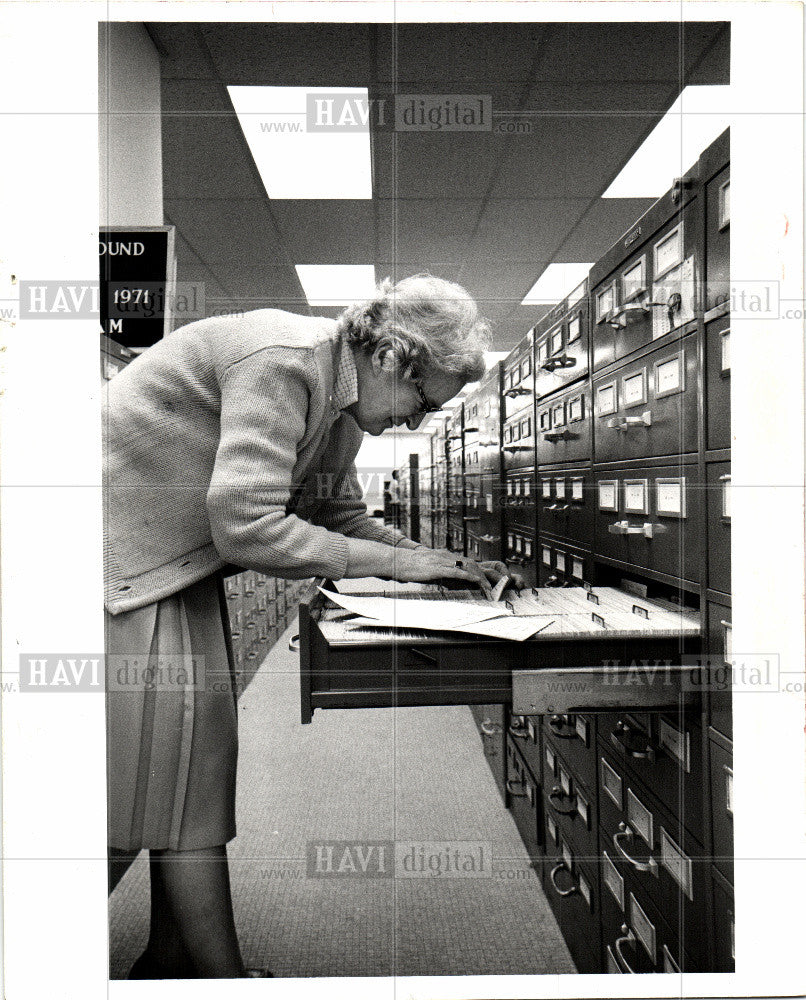 1972 Press Photo Burton Abstract &amp; Title Co. - Historic Images