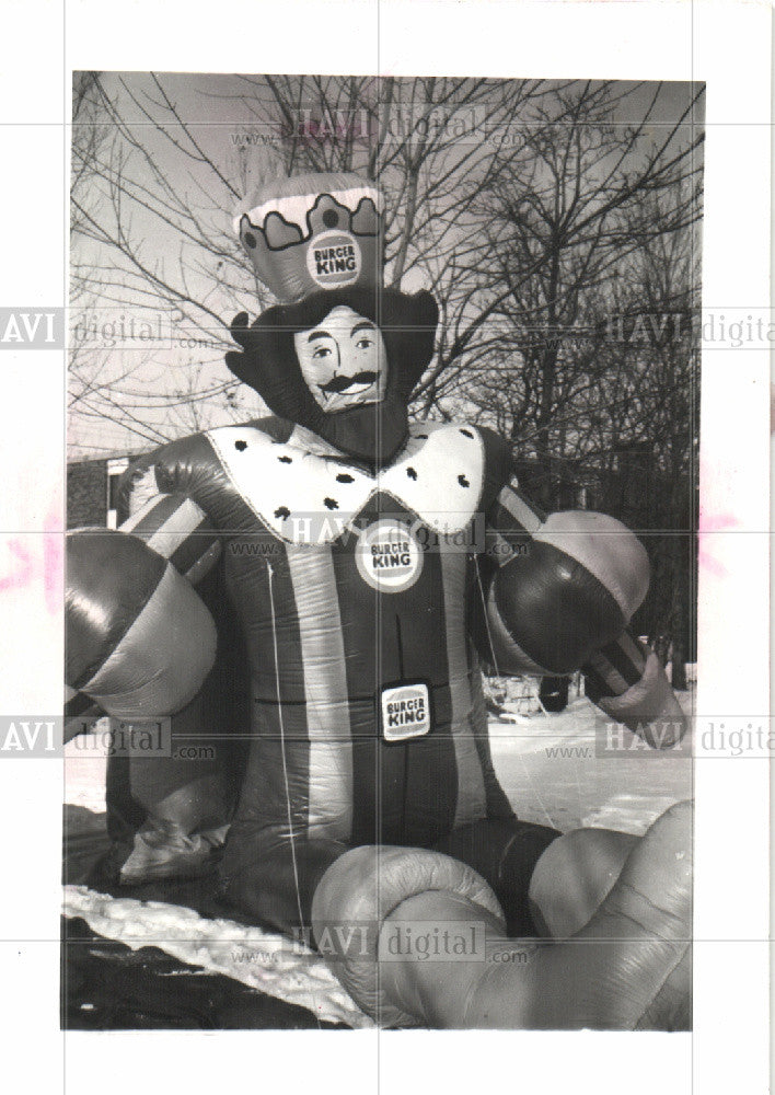 1987 Press Photo Burger King DetroitThanksgiving Parade - Historic Images