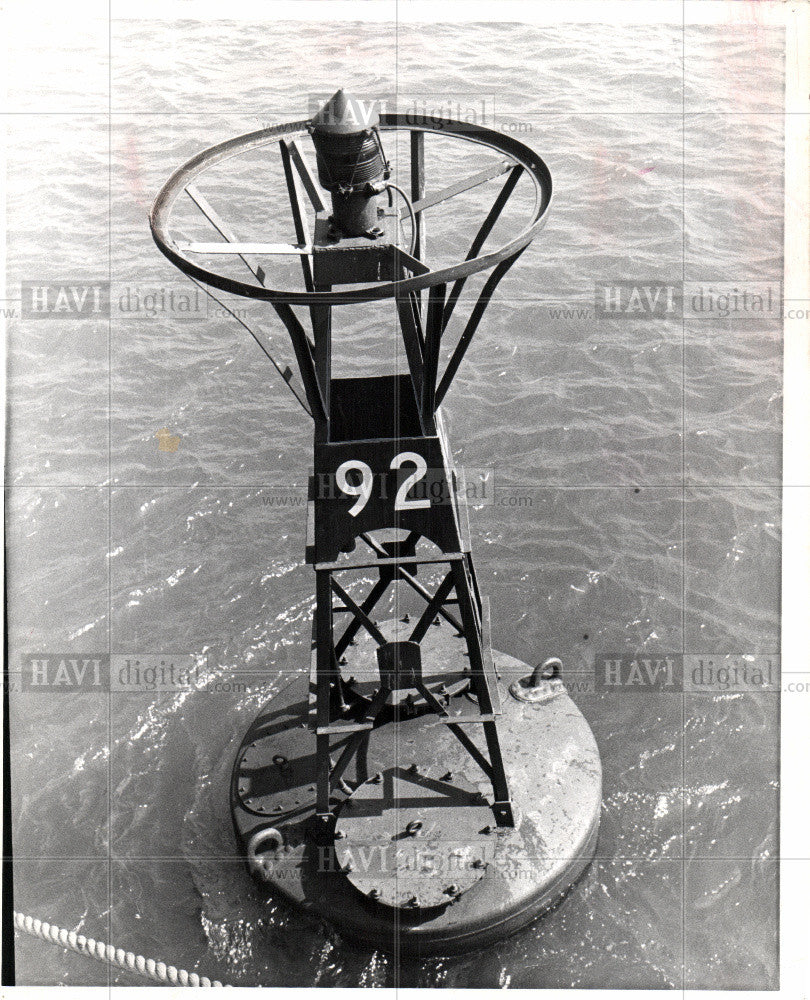 1965 Press Photo buoy Great Lakes sailors boating boats - Historic Images