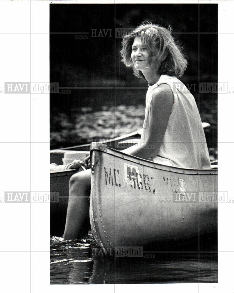 1982 Press Photo Benedicte Jauffret Canoe Au Sable - Historic Images