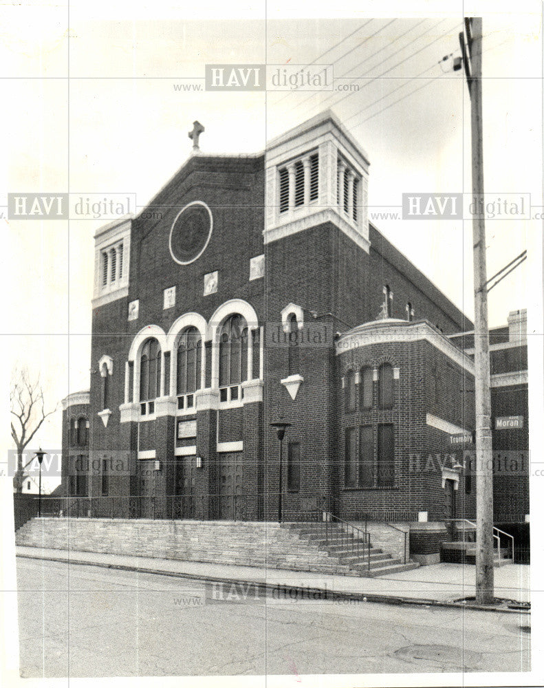 1991 Press Photo church,immaculate,conception,priest - Historic Images