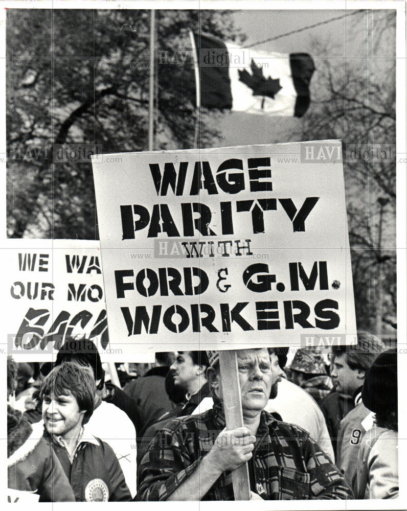 1982 Press Photo workers,Chrysler Canada Ltd.,Canada - Historic Images