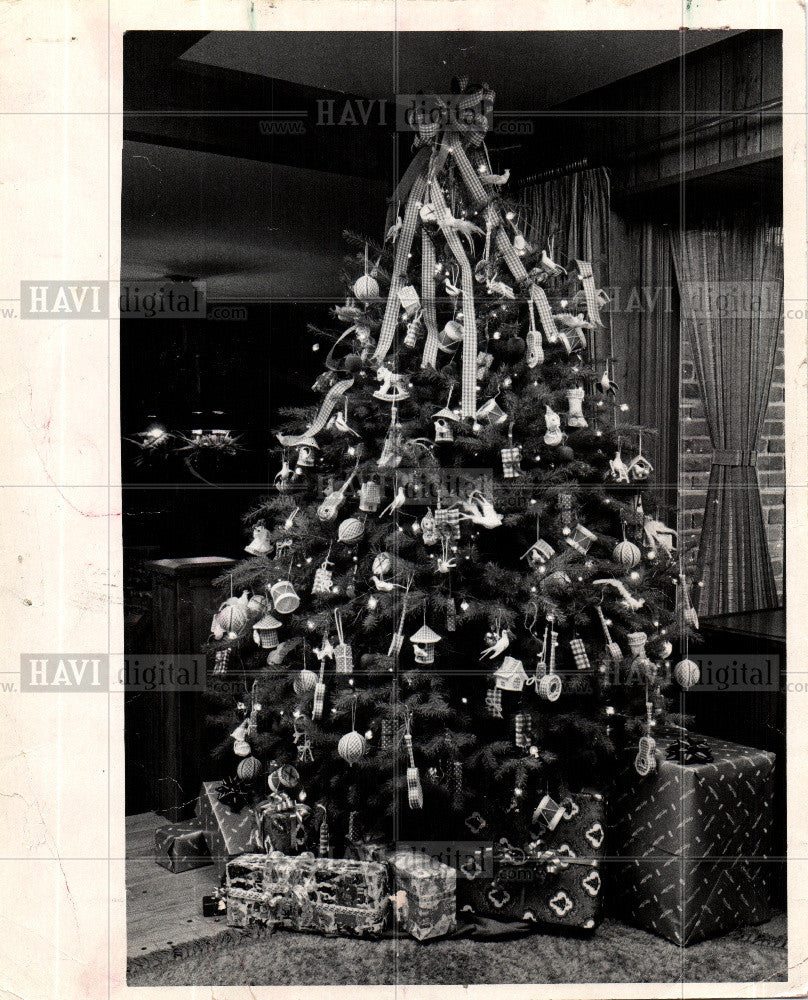 1974 Press Photo Christmas tree Yule tree - Historic Images