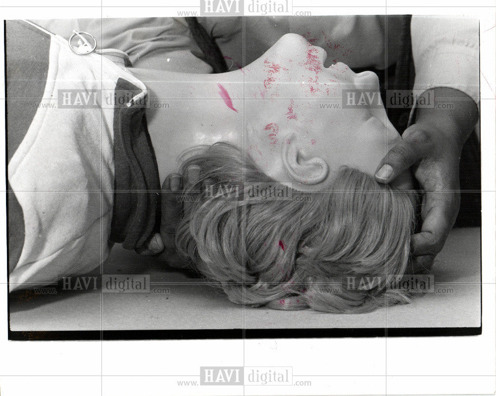 Press Photo cpr cardiopulmonary resuscitation - Historic Images