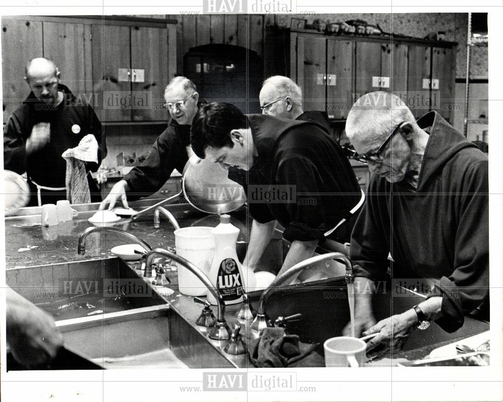 1975 Press Photo Friars - Historic Images