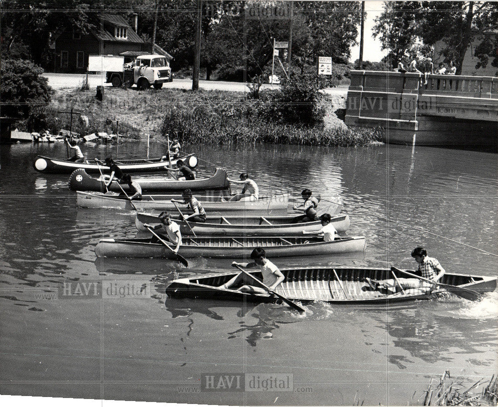 1965 Press Photo Canoe Canoes Canoeing Huron River Race - Historic Images