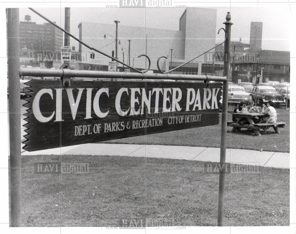 1957 Press Photo civic center park vet&#39;s memorial - Historic Images