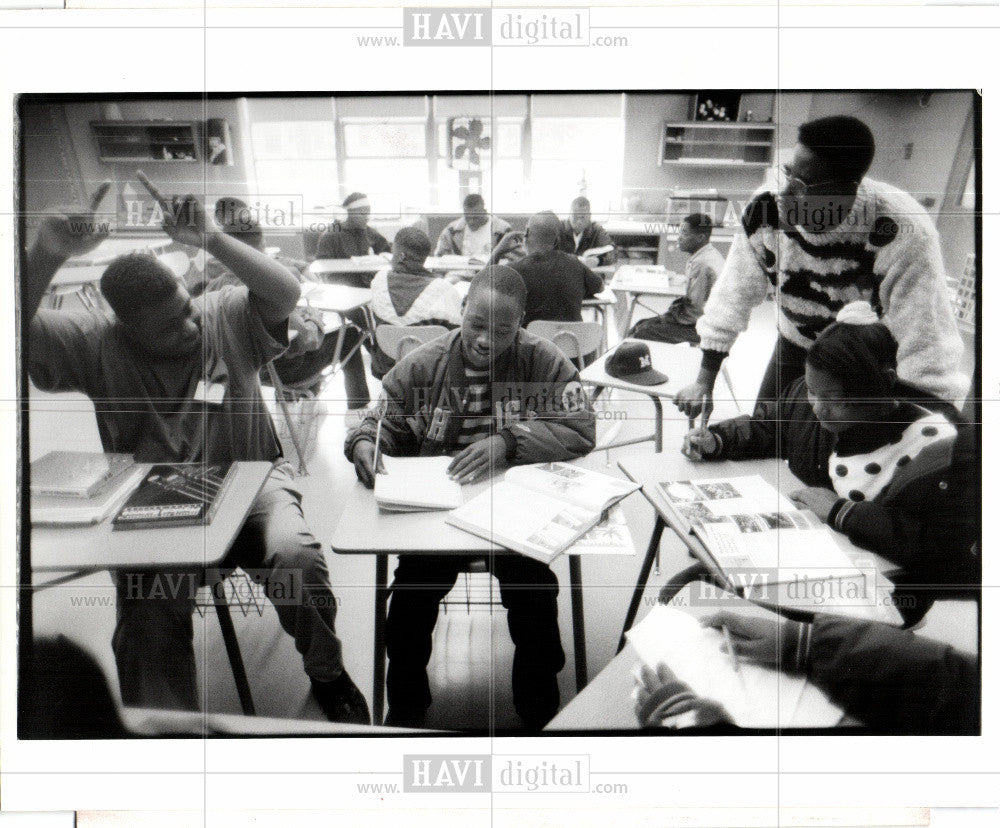 1991 Press Photo Cooperative Learning Students Help - Historic Images