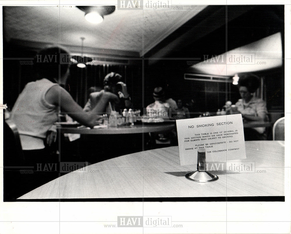 1975 Press Photo restaurant non-smoking section - Historic Images