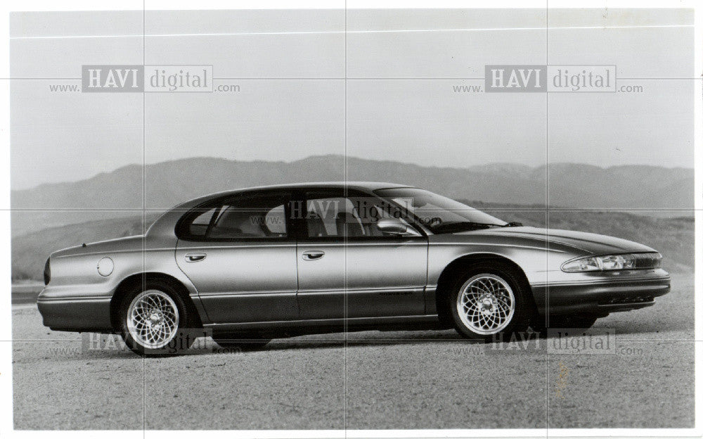 1992 Press Photo Chrysler New Yorker - Historic Images