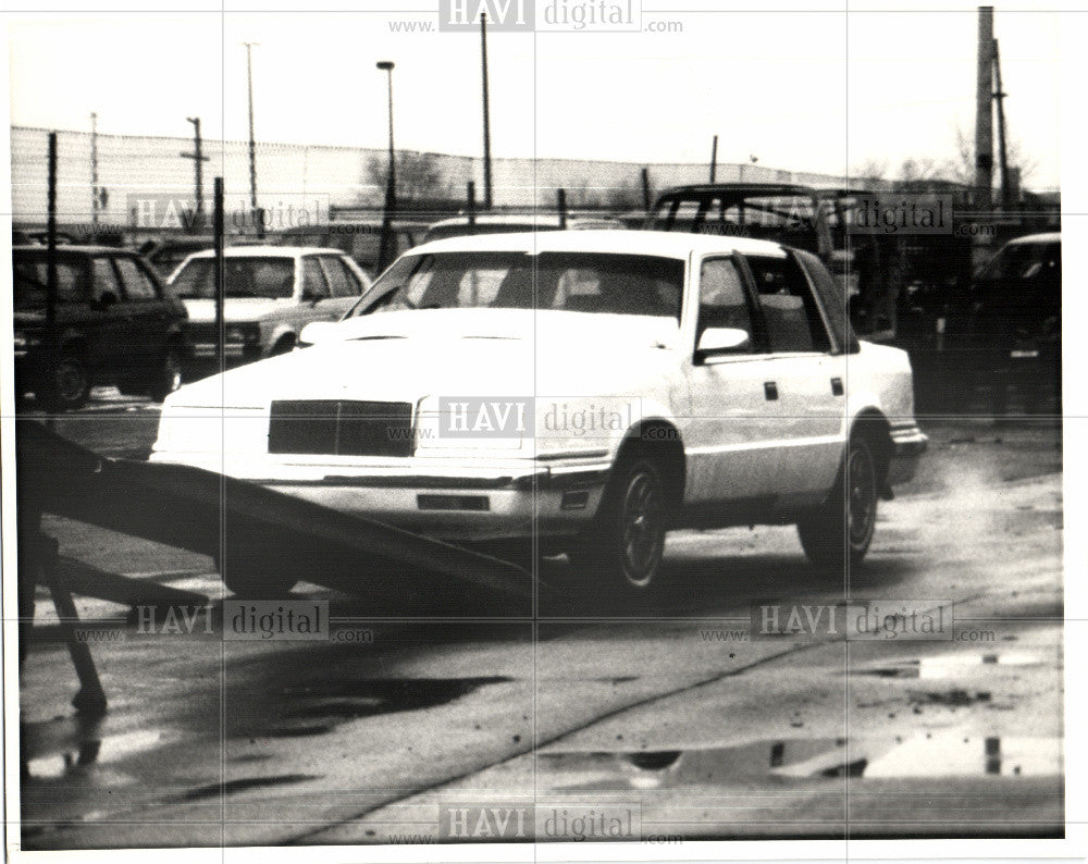 1987 Press Photo Chrysler New Yorker Landau - Historic Images