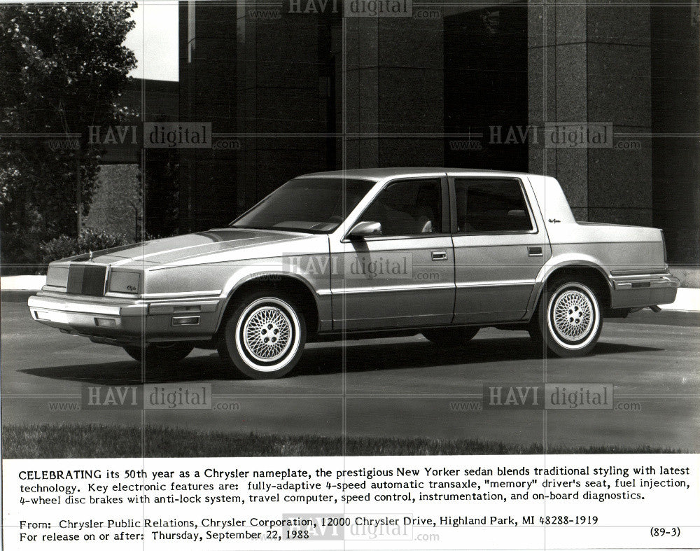 1989 Press Photo Chrysler Automobile - Historic Images