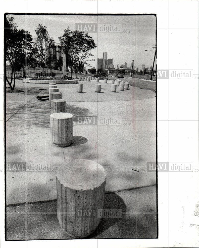 1984 Press Photo Chene Park Detroit River - Historic Images