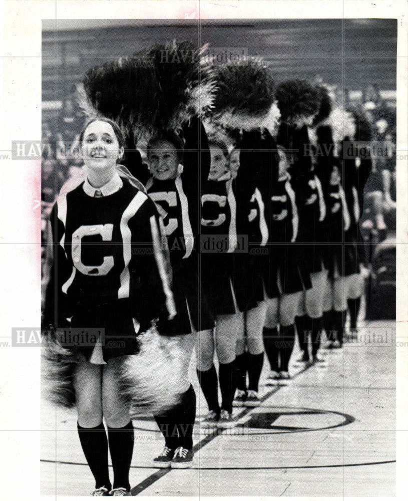 1973 Press Photo Cheer leader - Historic Images