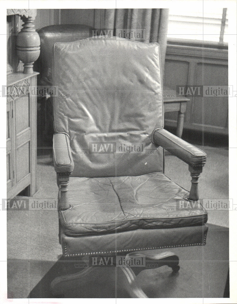 1956 Press Photo chair furnature furnishings - Historic Images