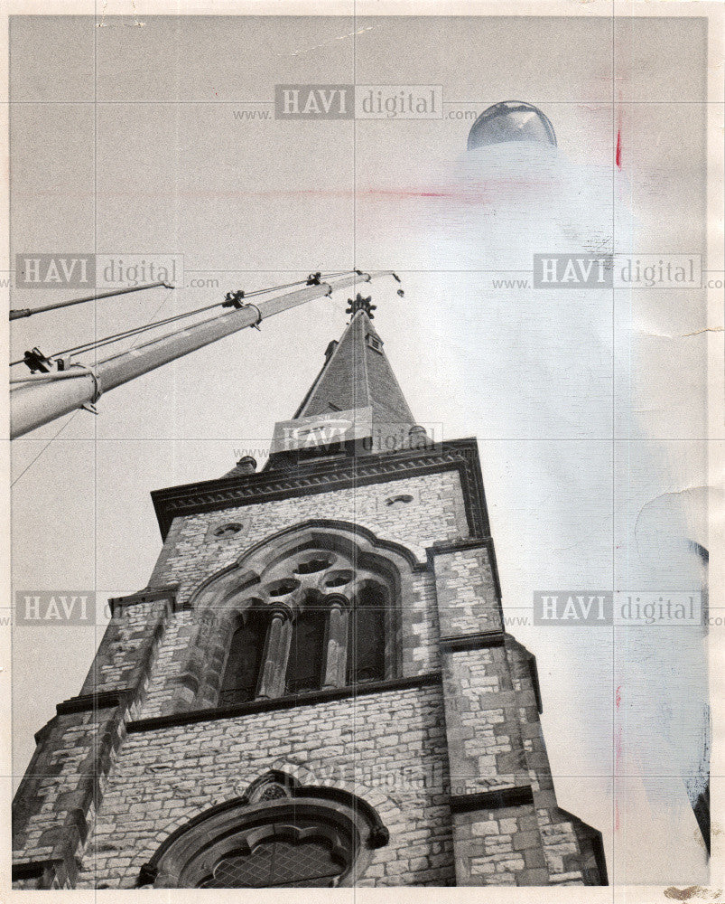 1988 Press Photo Church - Historic Images