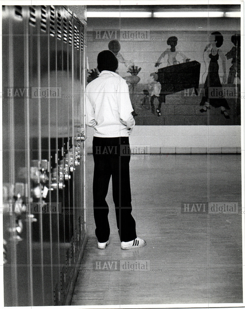1980 Press Photo CENTRAL HIGHSCHOOL STUDENT WHITE SHIRT - Historic Images