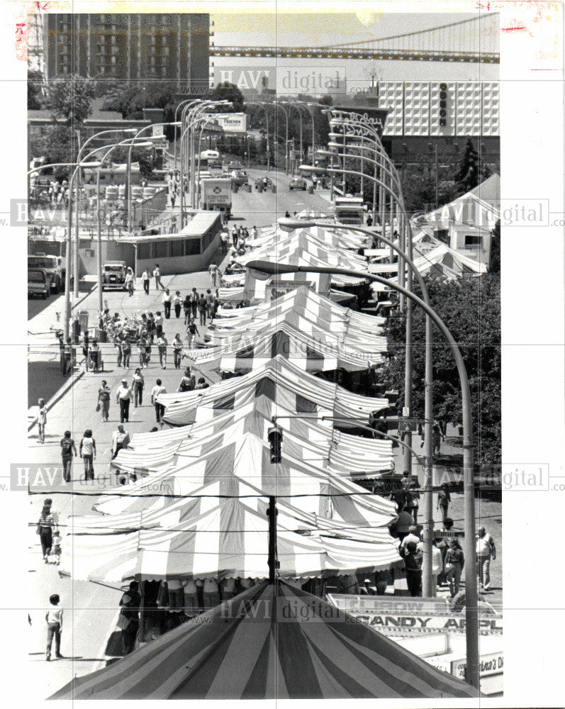 1982 Press Photo Windsor&#39;s Riverside Drive is closed of - Historic Images