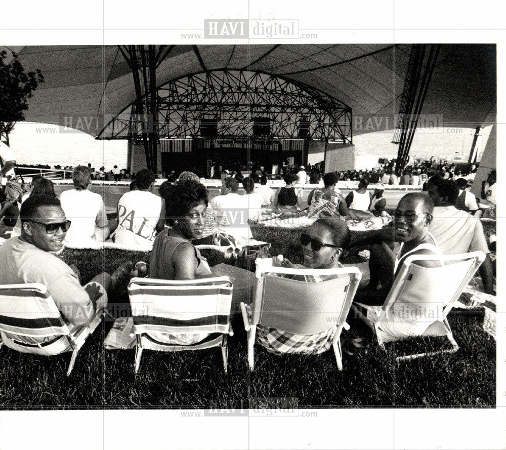 1990 Press Photo Chene park 1990 - Historic Images